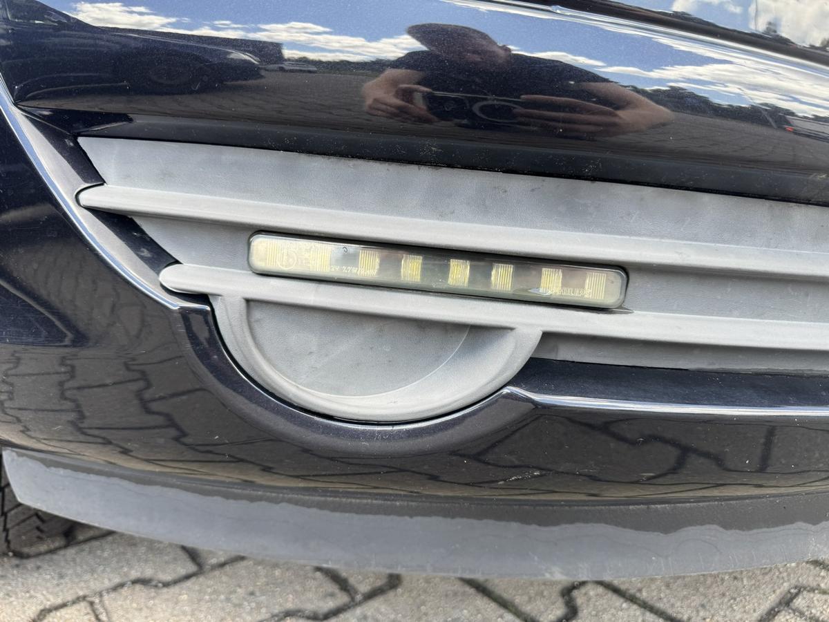 Opel Corsa D original Stossf&auml;nger Sto&szlig;stange vorne Z20R Saphirschwarz Metallic Bj.2008